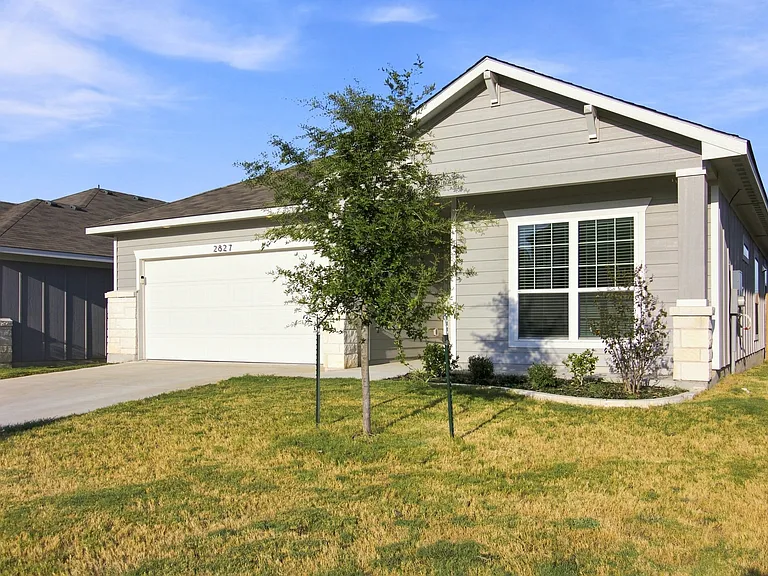 2827 Fox River Dr — Photo 33
