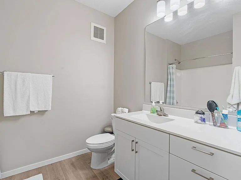 The Chamberlain Apartments — Photo 21