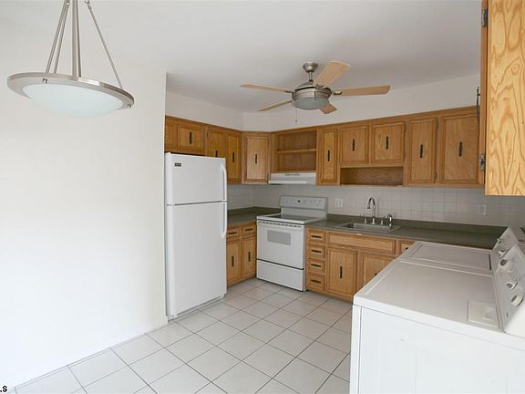 5th image of 5515 Suffolk Ct #1806