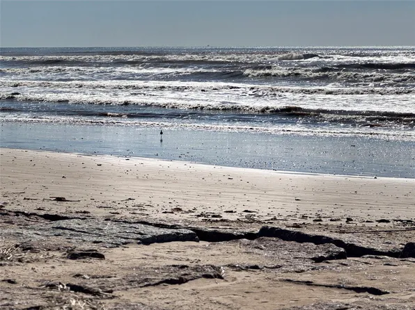 897 Private Road 683, Sargent, TX 77414