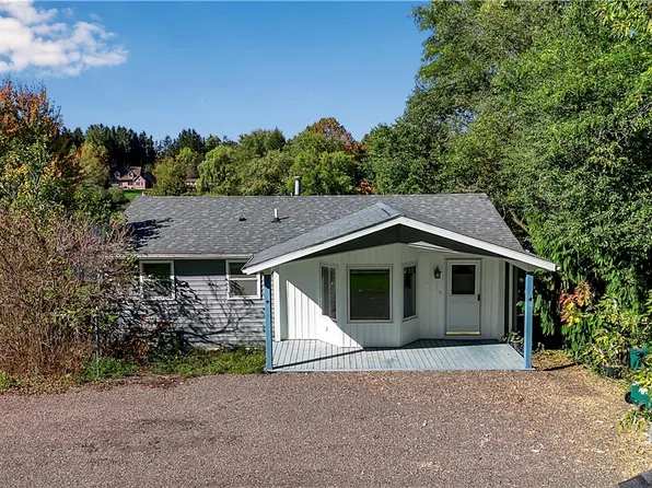 28 S Shore Dr, Alden, NY 14004