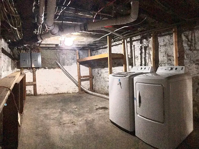 316 E 25th St #1 — Photo 9
