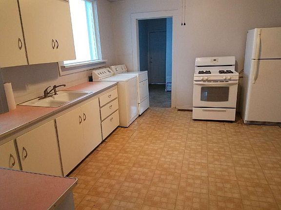 2nd image of 1062 S Jefferson St
