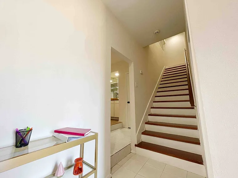 8112 Scottshill — Photo 18