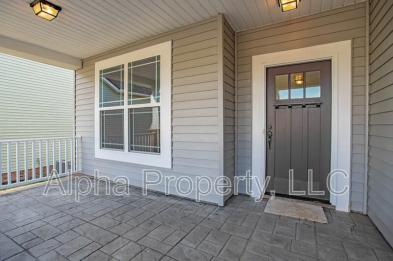 4 bed, 2.0 bath, 1895 sqft, $1,900 — Photo 4