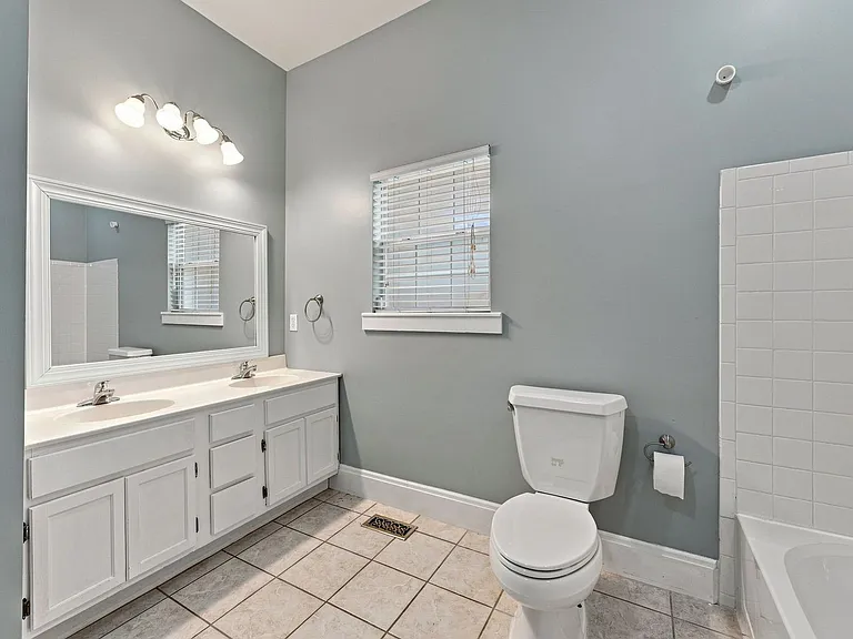 4608 Indiana Ave — Photo 15