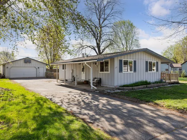 220 11th St S, Hudson, WI 54016