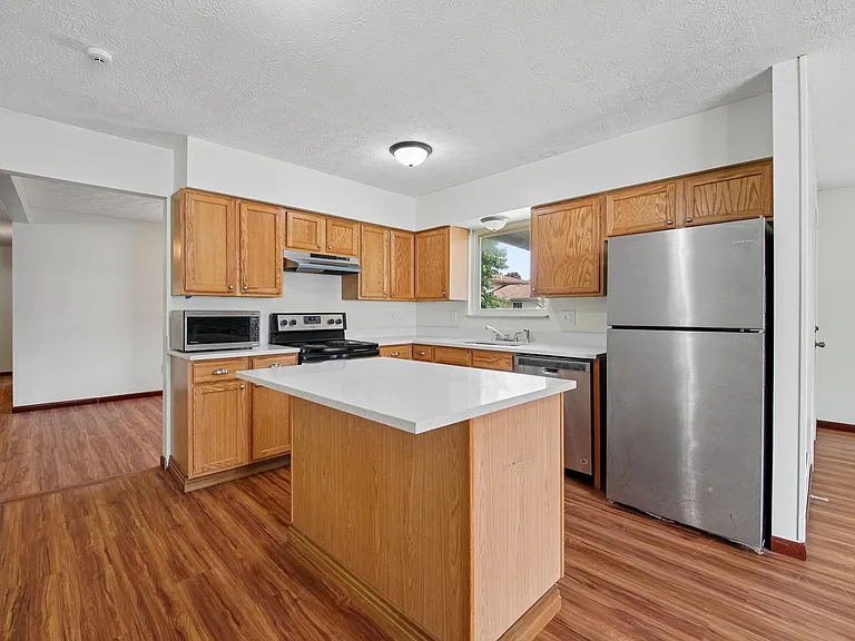 1806 Balsamridge Rd — Photo 4