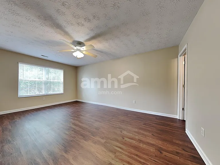 1291 Shannon Ln — Photo 13