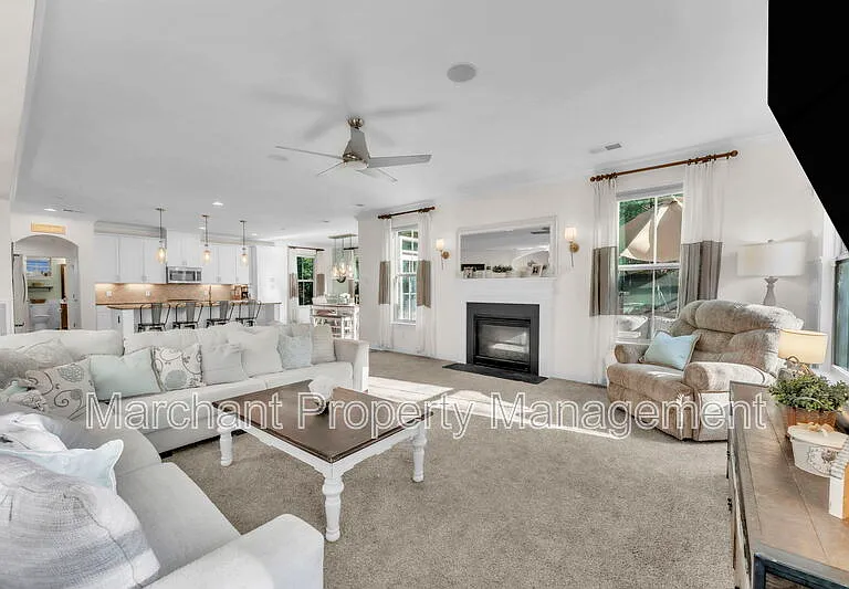 4 Woodland Chase Ct — Photo 10