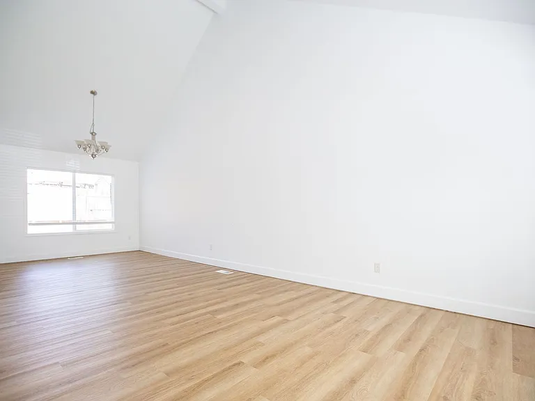 8471 SW Bonaventure Ln — Photo 3