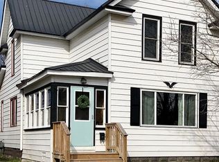 611 Carrie St, Sault Sainte Marie, MI 49783