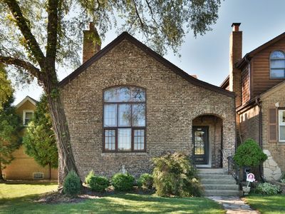 5700 N Leonard Ave, Chicago, IL, 60646