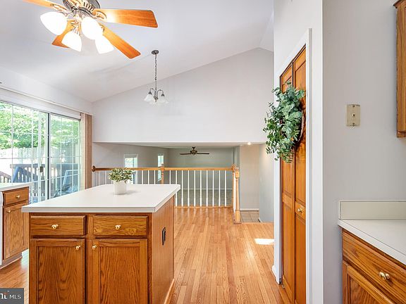 5th image of 59 Dorothy Ln