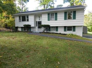 2 Marshall Dr, Poughkeepsie, NY 12601