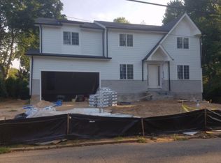 94 Westervelt Ave, Tenafly, NJ 07670