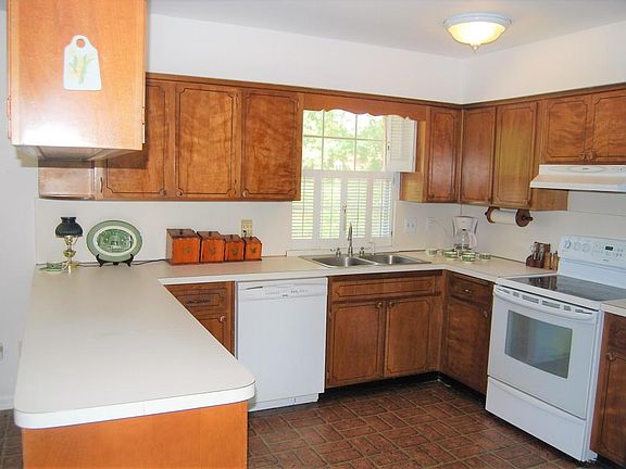 5th image of 4608 Baden Ln