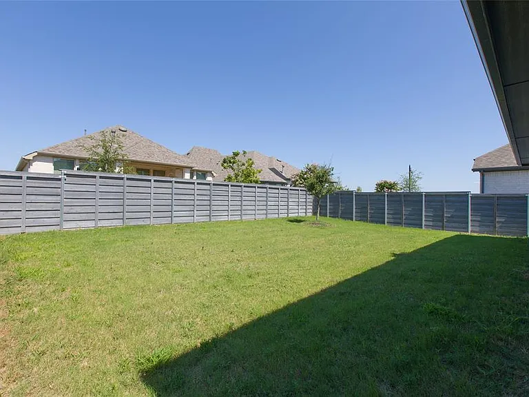 7024 Trailhead St — Photo 34