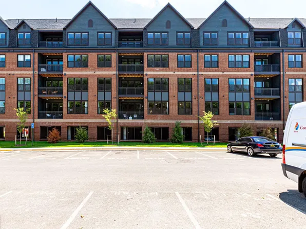 3925 Fair Ridge Dr APT 205, Fairfax, VA 22033