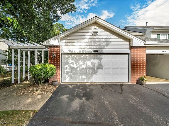 3rd image of 6705 Rosewood Ct