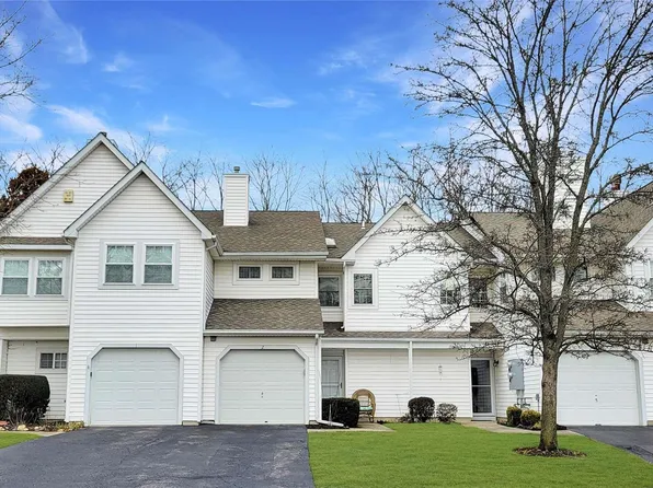 2 Erin Lane #2, East Setauket, NY 11733