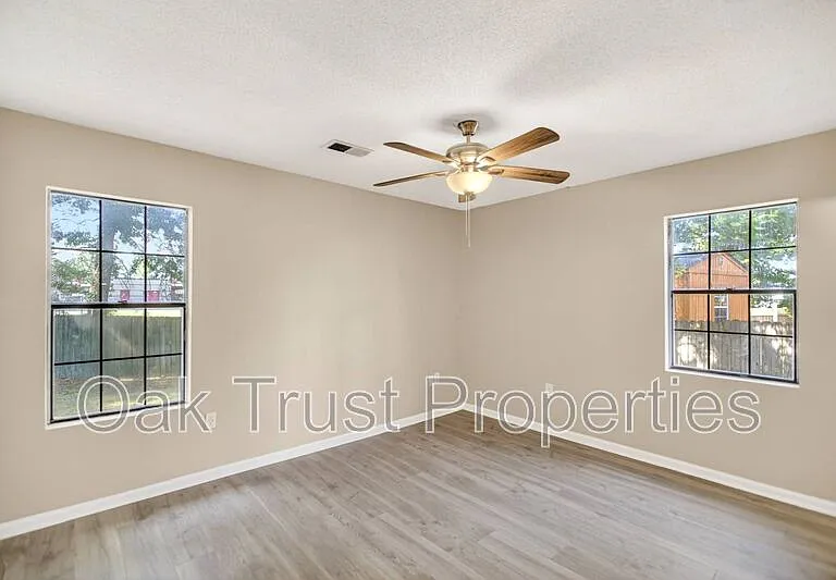 103 Cambell Ct — Photo 11