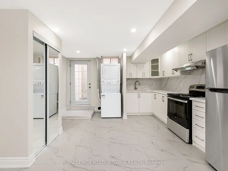 1603 Hume Way #BASEMENT — Photo 6