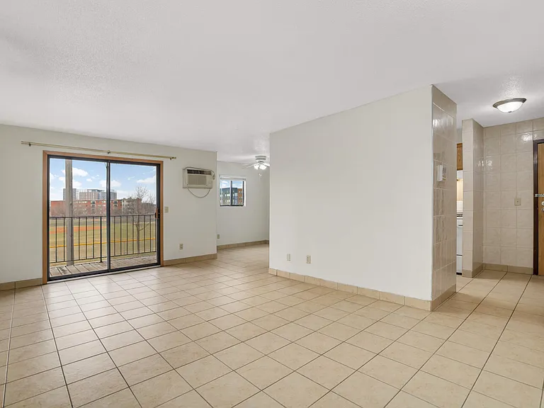 Living room, no digital staging