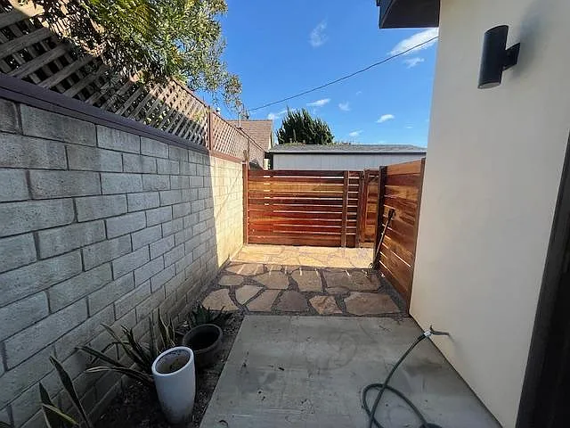 12515 Barbara Ave — Photo 8