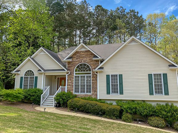 3rd image of 895 Tynsdale Dr