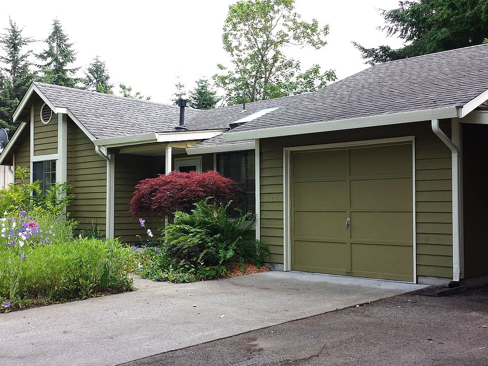 1st image of 1009 Miller Ave NE