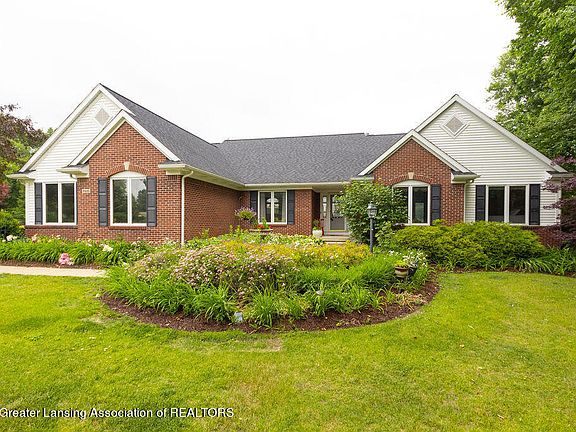 3rd image of 8920 W Lake Pointe Dr
