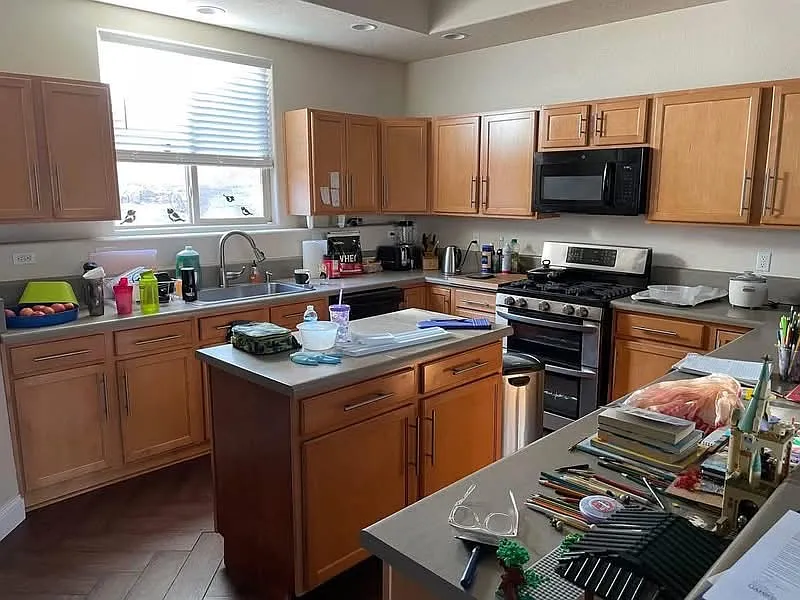 3 bed, 2.5 bath, 2244 sqft, $3,500 — Photo 3