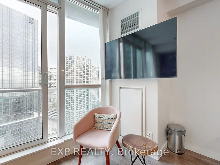 8 York St #2404 — Photo 11