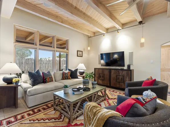 778 Camino Francisca, Santa Fe, NM 87506
