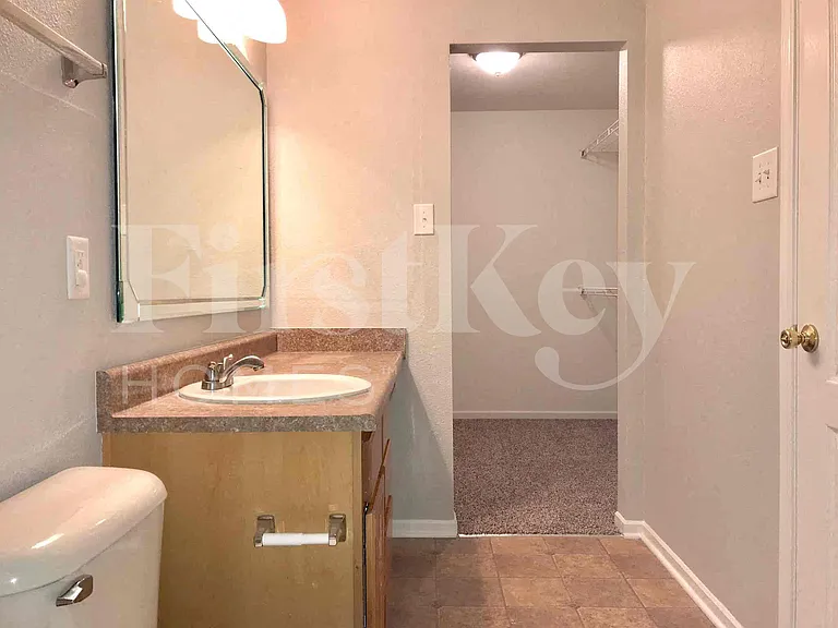 15400 Gallow Ln — Photo 13
