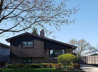 295 E Red Oak Ave, Bensenville, IL 60106