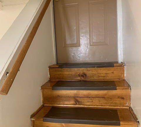 4th image of 1025 N Trumbull Ave #G