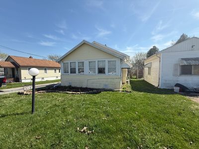 1074 E Kurtz Ave, Flint, MI, 48505