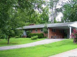 319 White Pl, Lexington, TN 38351