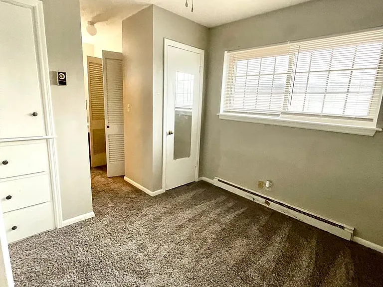 2409-2437 E 59th Ct — Photo 7