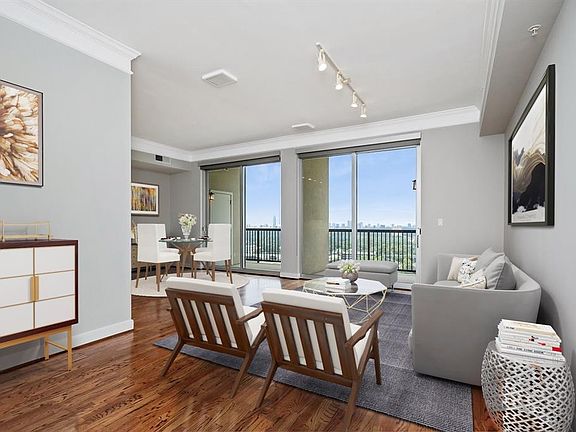 4th image of 3333 Allen Pkwy Unit 2503
