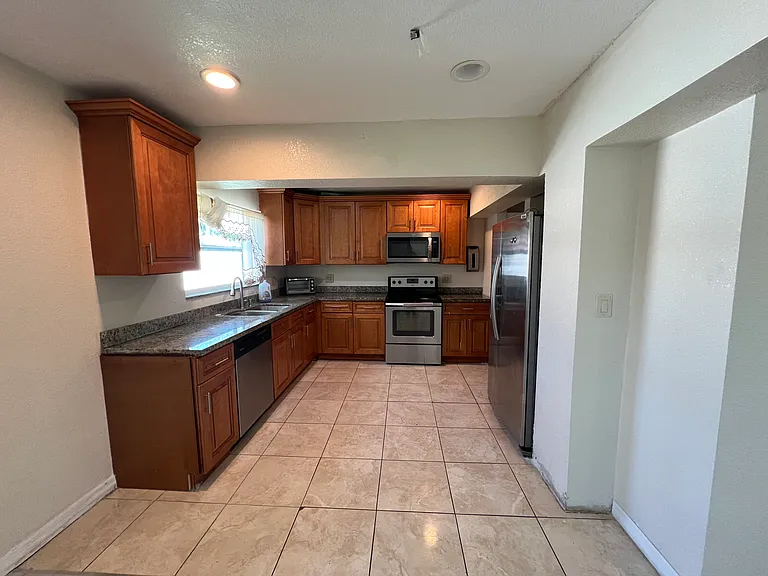 7531 Shalimar St — Photo 24