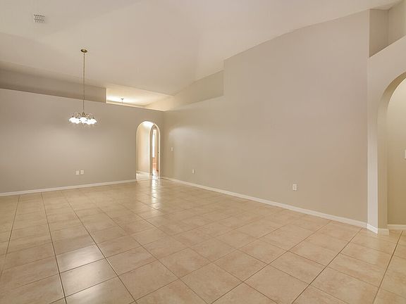 5th image of 10427 Laxton St