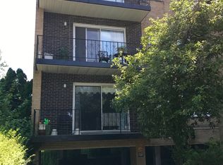 4735 Grove St APT 201, Skokie, IL 60076