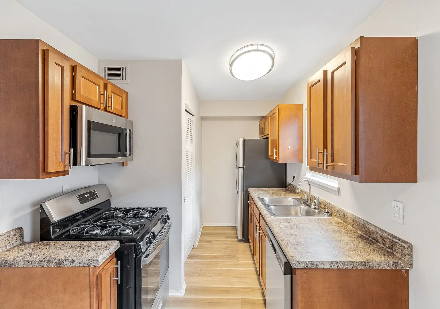Germantown Village Apartments — Photo 2
