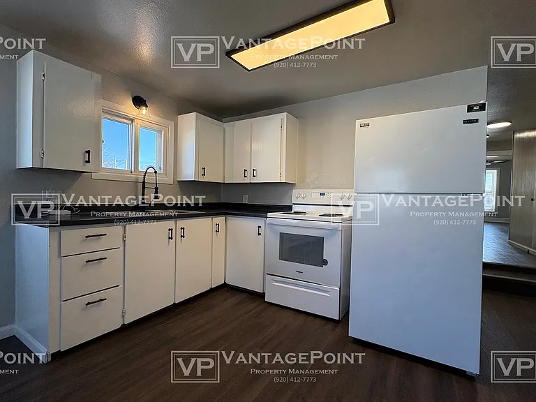 521 1/2 S Sawyer St — Photo 5