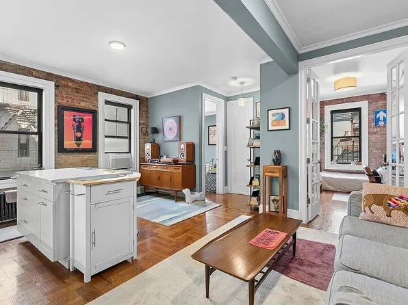 24-51 38th St #C2, Astoria, NY 11103