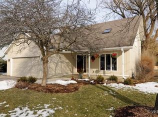 703 Sunny Ln, Barrington, IL 60010