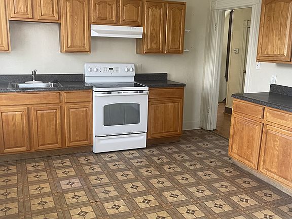2nd image of 804 E 26th St #B